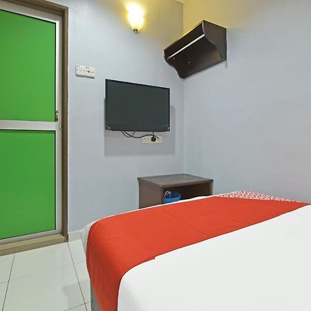 Oyo 90644 M Three Hotel 시티아완 외부 사진