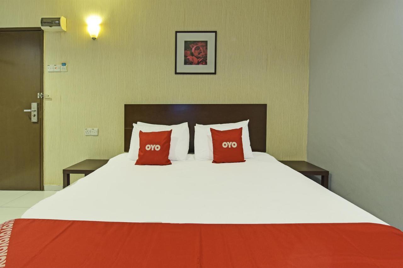 Oyo 90644 M Three Hotel 시티아완 외부 사진